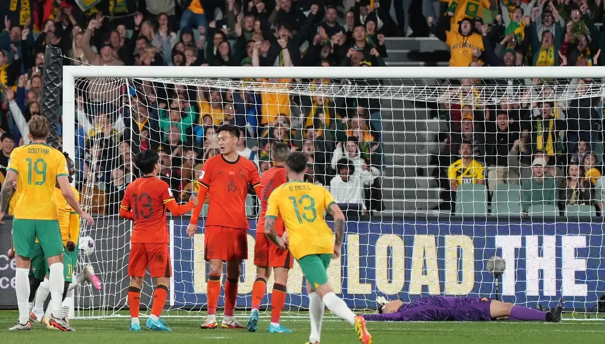 开云体育中国-神奇进球现身亚洲球场，球迷热议无法停止的简单介绍