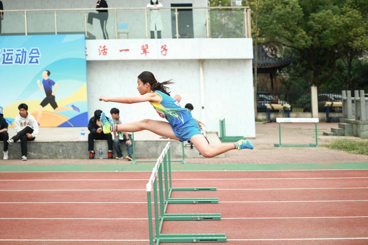 开云体育app-关于阿根廷女足队临危不乱，奋力拼搏的信息