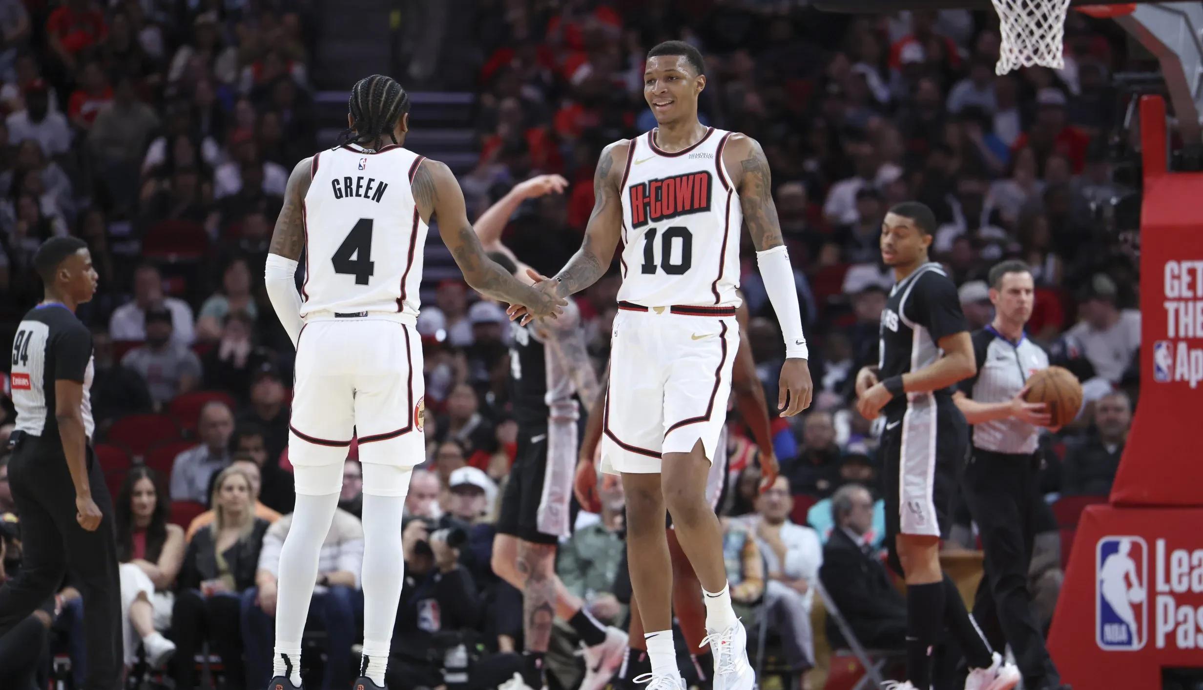 火箭以微弱优势险胜鹈鹕,惊险卫冕 火箭以微弱优势险胜鹈鹕,惊险卫冕