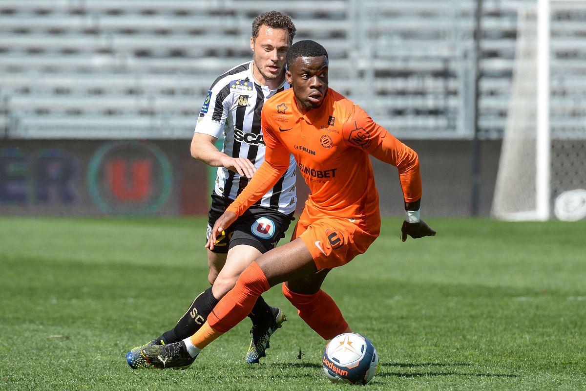 包含蒙彼利埃主场击败云达不莱梅，取得大捷的词条