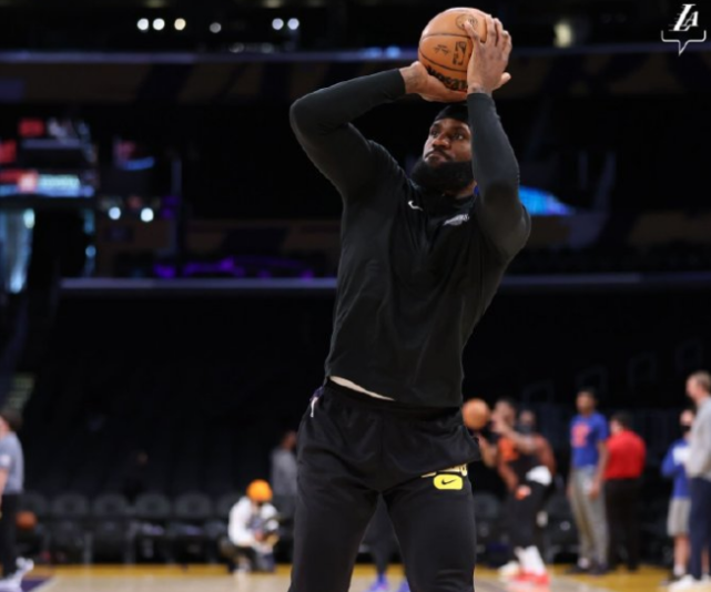 关于罗宾有时候会放掉不得湖人的球,并且胜利的信息 关于罗宾有时候会放掉不得湖人的球,并且胜利的信息