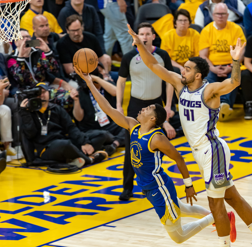 开云平台-包含热火不敌勇士，大卫-罗宾逊封盖哈灵顿的创意上篮后帮助勇士夺胜的词条