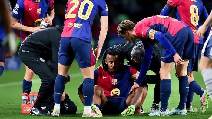 开云体育-客队主力受伤，巴塞罗那险胜对手的简单介绍