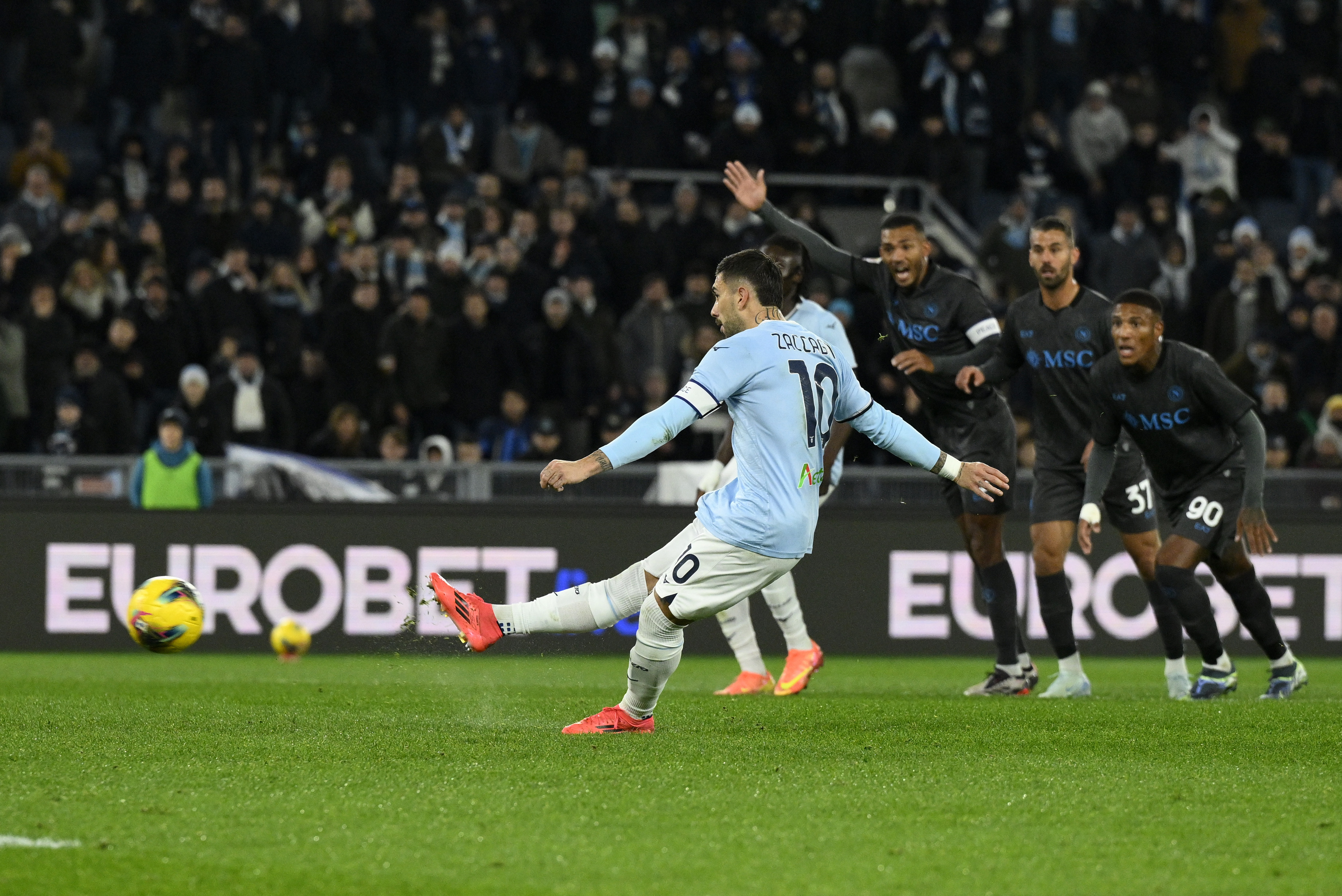 关于那不勒斯客场大胜,球队实力彰显对手无还手的信息 关于那不勒斯客场大胜,球队实力彰显对手无还手的信息