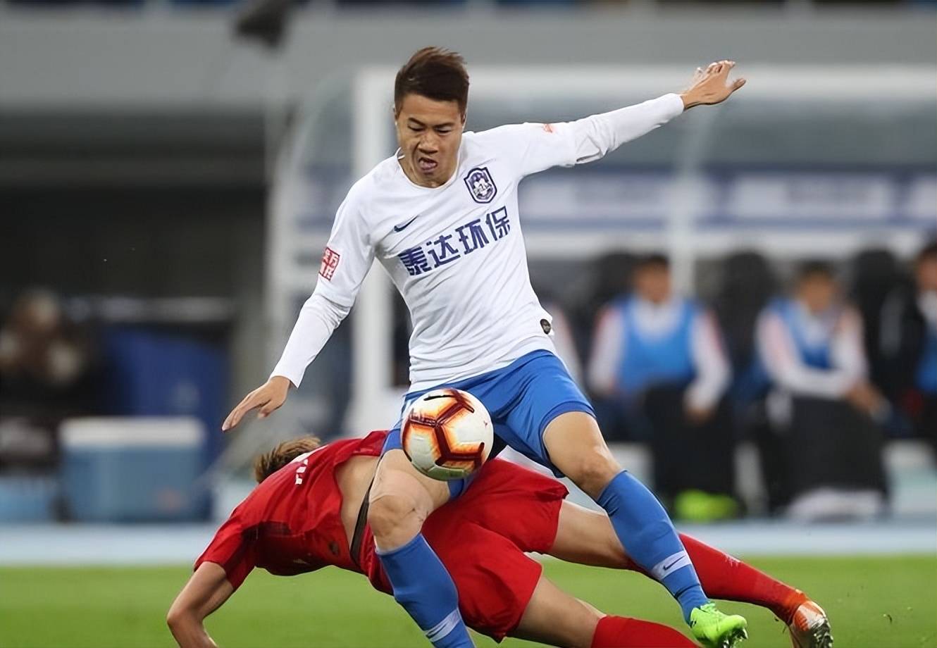 天津泰达比赛引发热议,球迷热情高涨的简单介绍 天津泰达比赛引发热议,球迷热情高涨的简单介绍