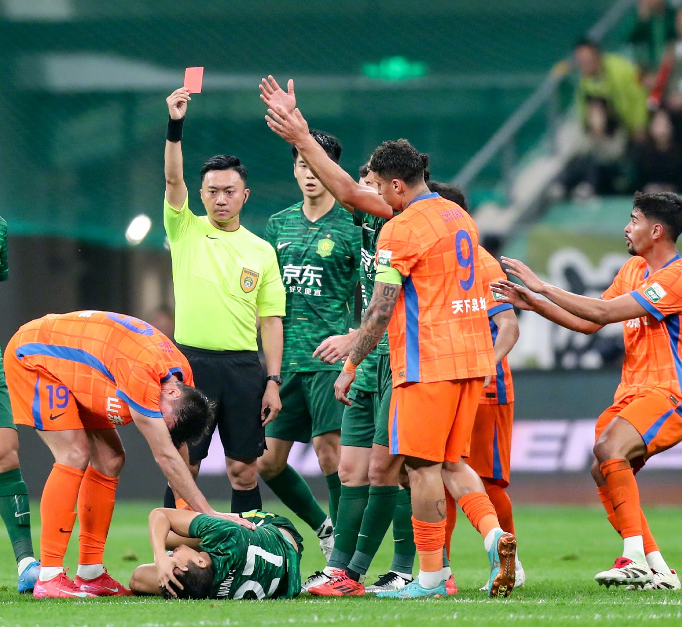 开云下载-申花遭遇国安逆转，积分榜下滑的简单介绍