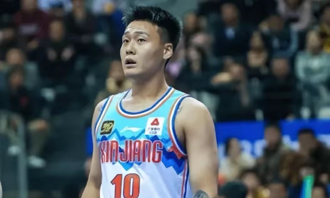 辽宁本土年轻球员崭露头角,助队大胜 辽宁本土年轻球员崭露头角,助队大胜