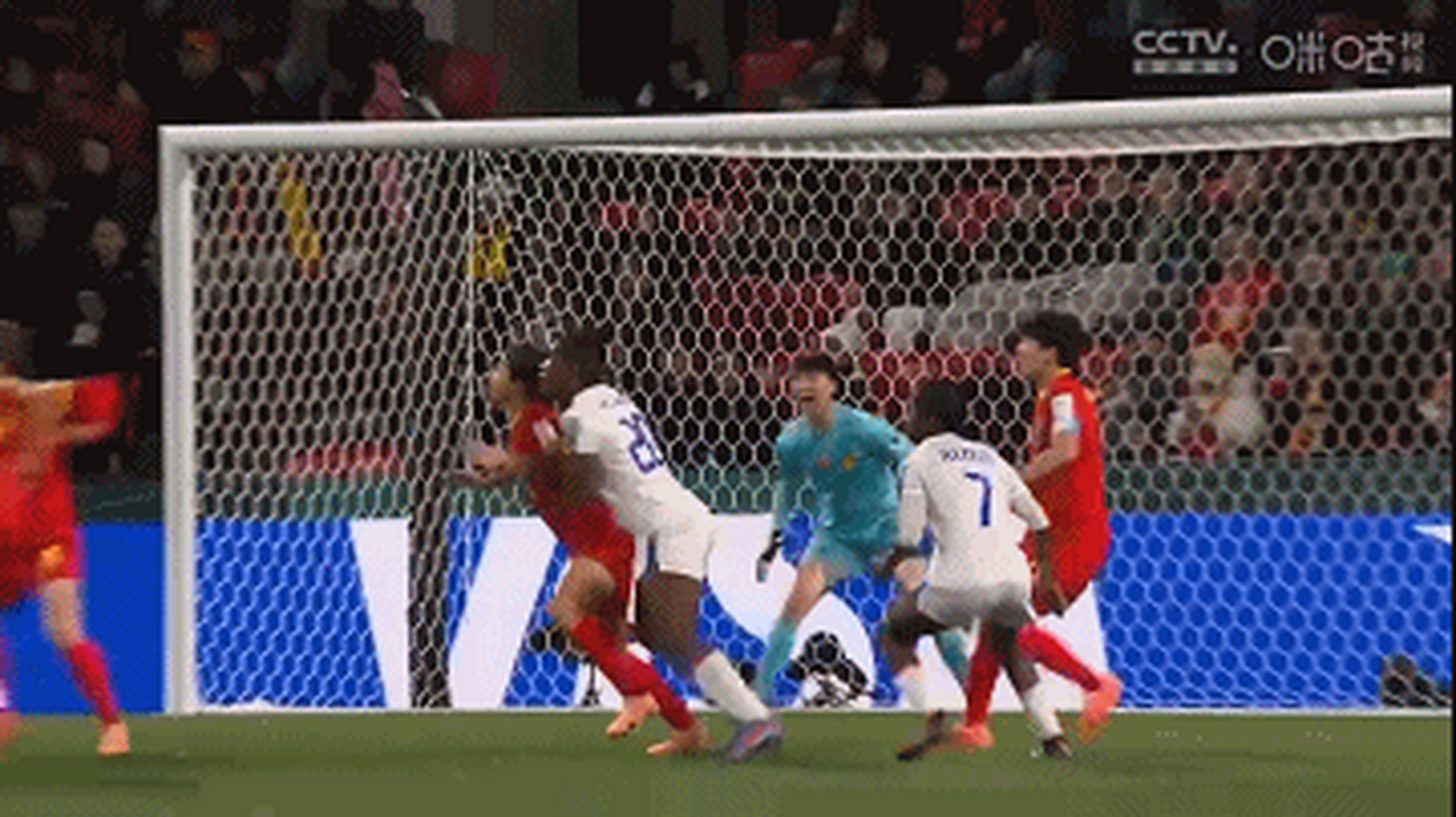 开云体育官网-女足运动员头昏眼花，全力以赴的简单介绍