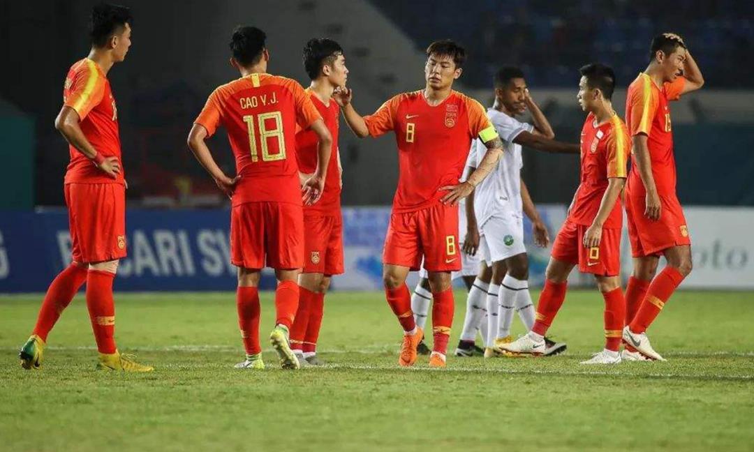 足球盛事中球员们的拼搏精神感人 足球盛事中球员们的拼搏精神感人