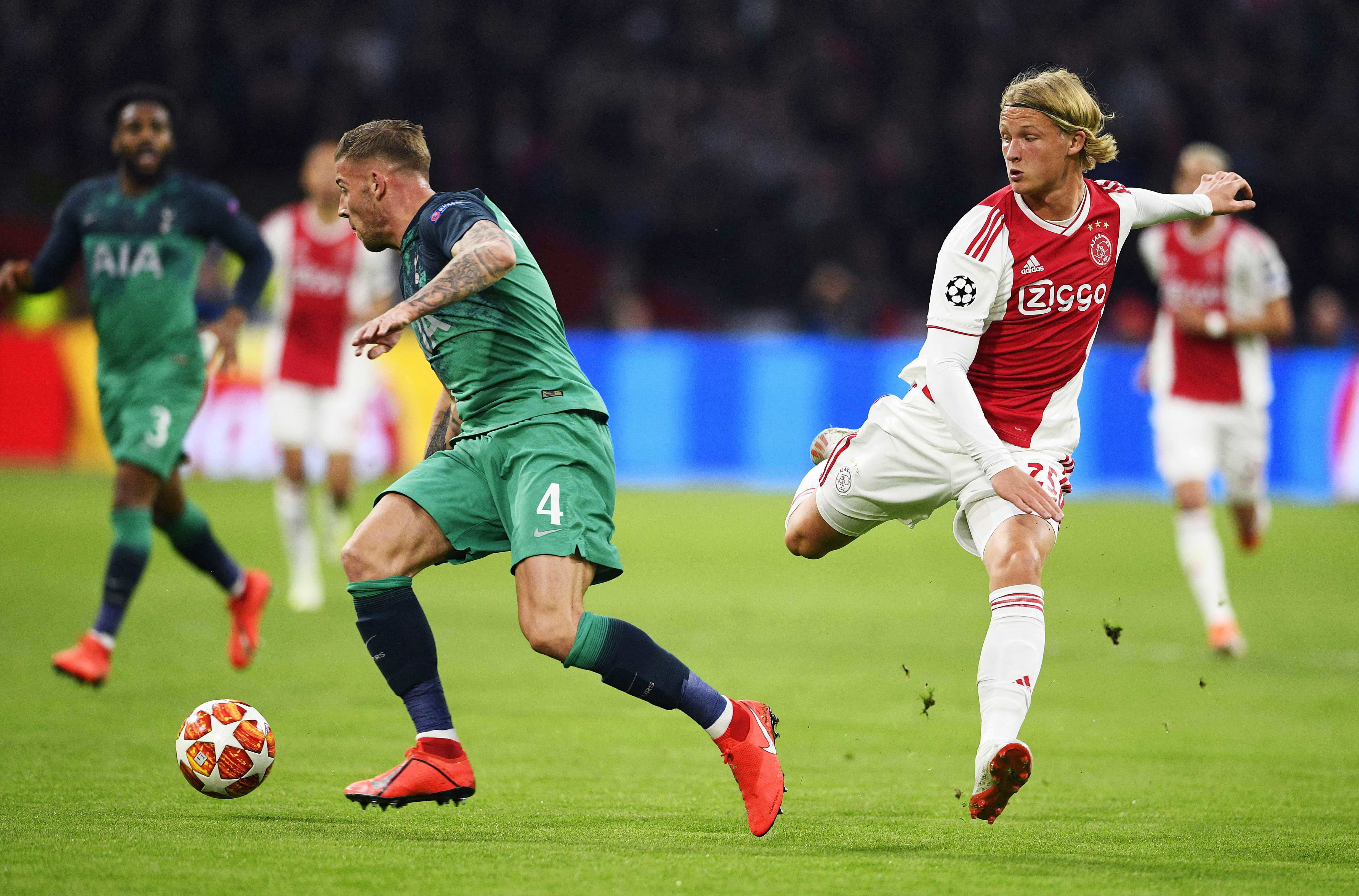 阿贾克斯力克斯晋级，塞尔电台的表现引人注目