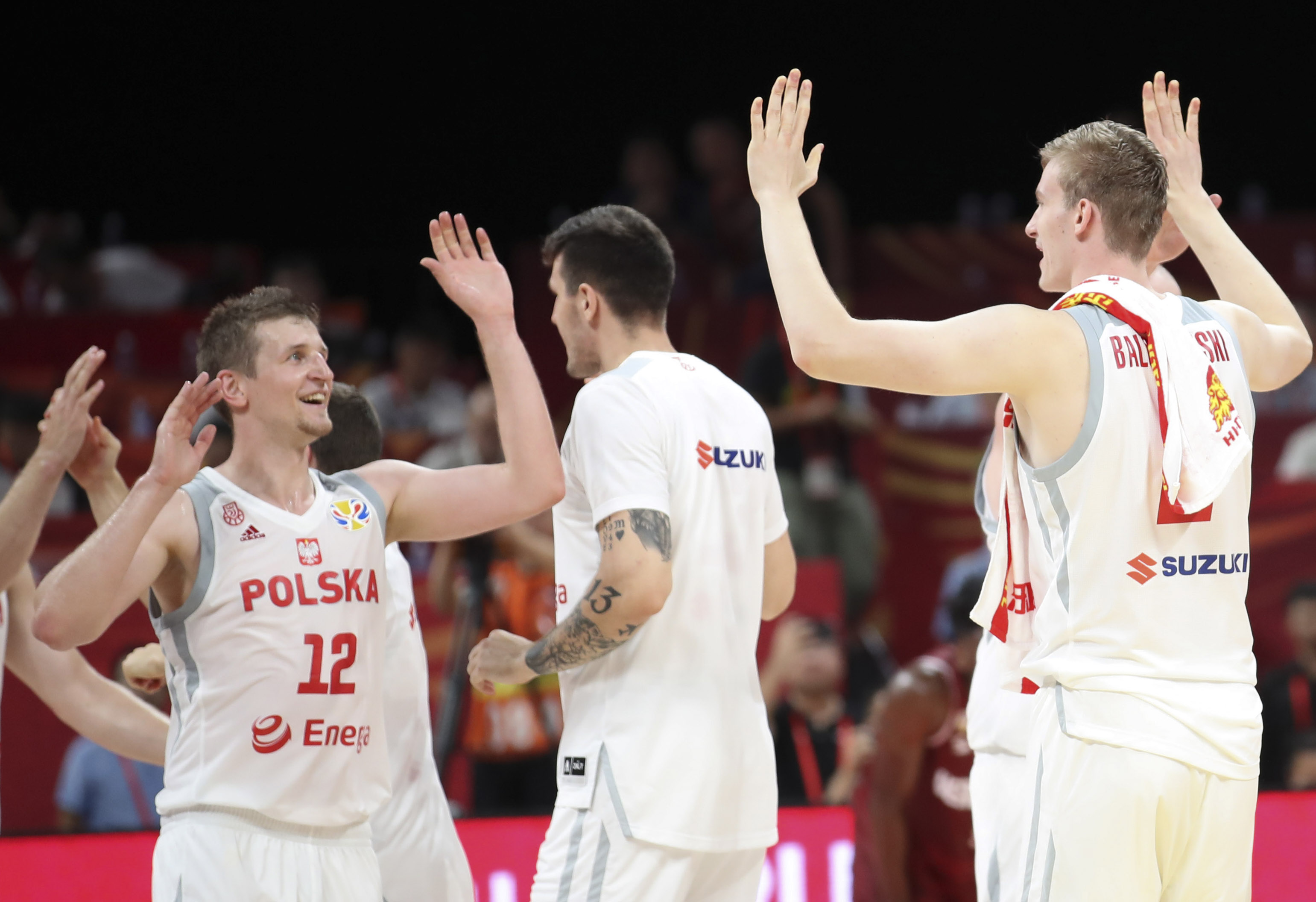 匈牙利队在友谊比赛中战胜波兰队