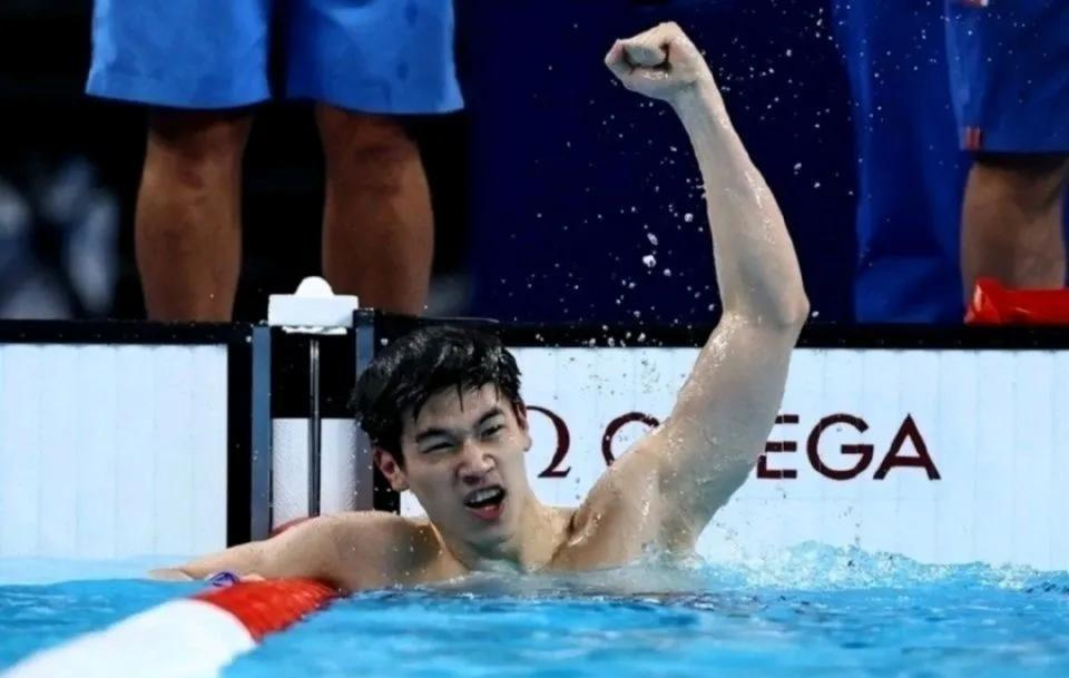 德国运动员在游泳比赛中刷新个人最佳记录