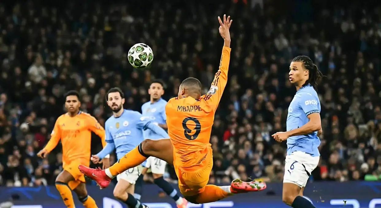 曼城客场逆转获胜，小组出线形势乐观