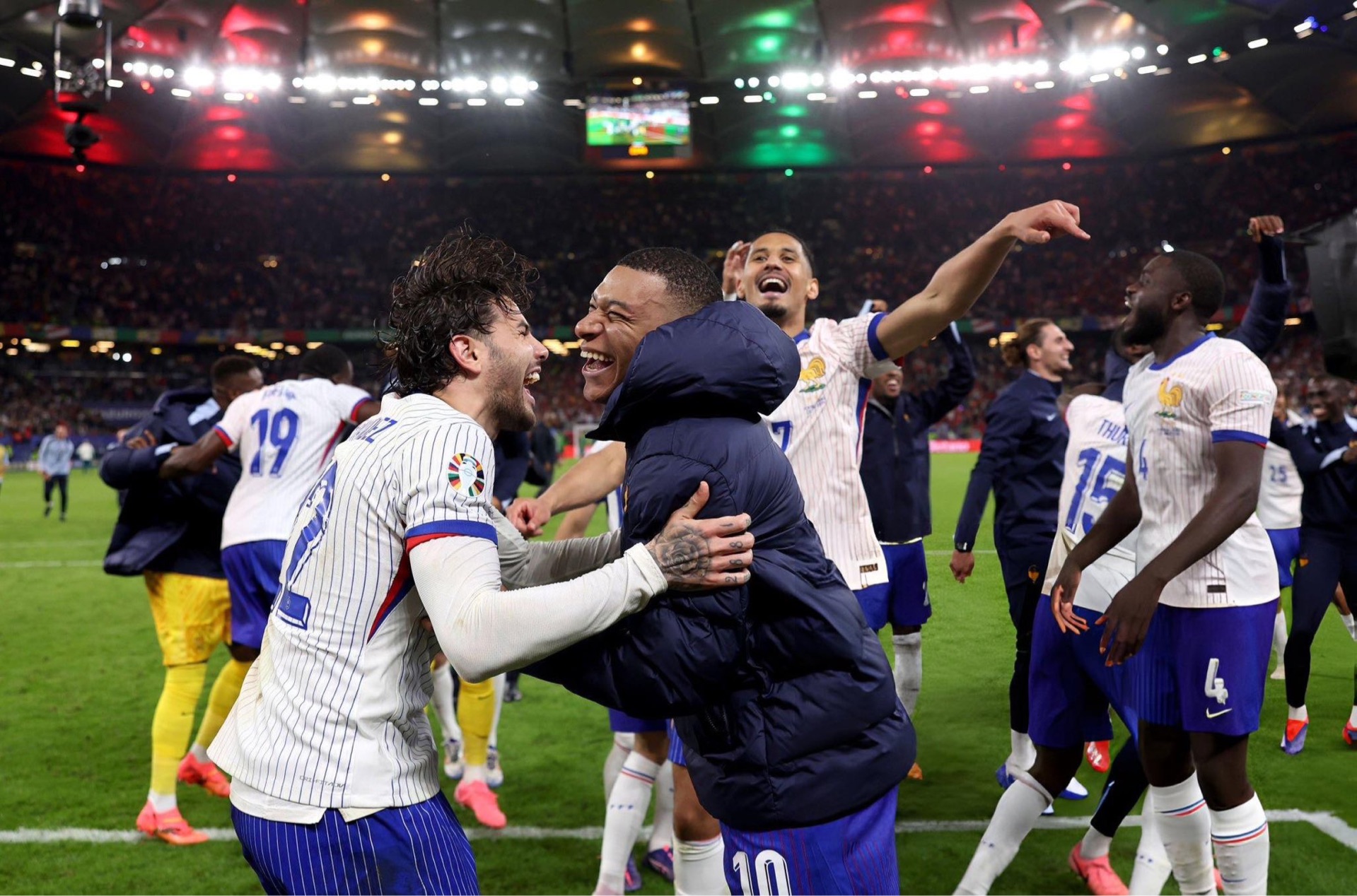 开云平台-法国队碾压对手，小组头名力压群雄