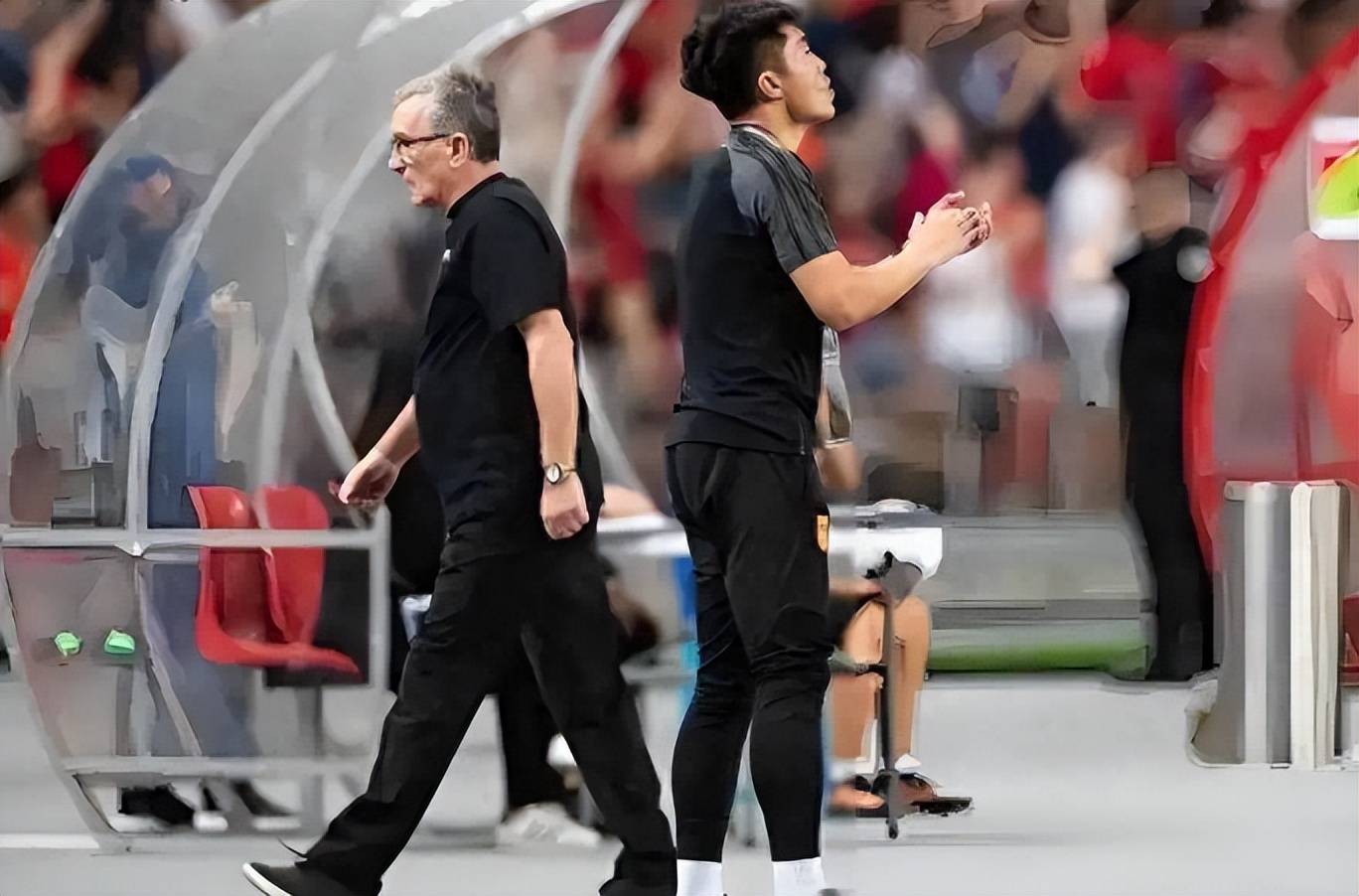 开云体育APP下载-教练团队遭受批评，球队寻找解决之道