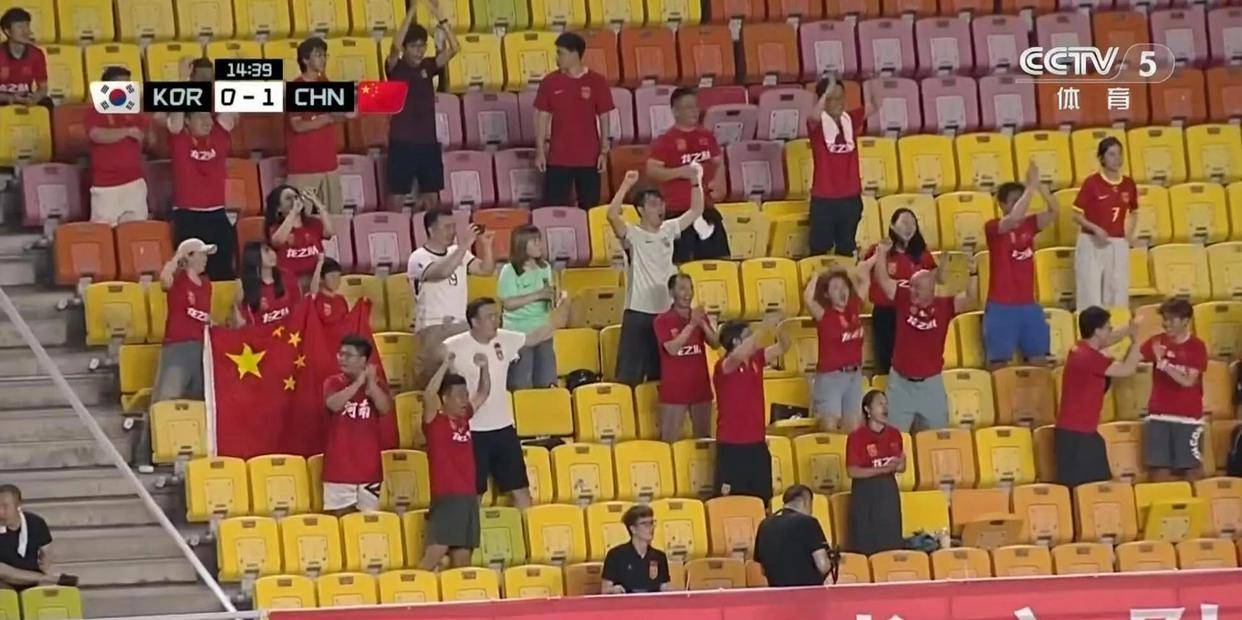 纵横捭阖：女足比赛球员赛场逆袭