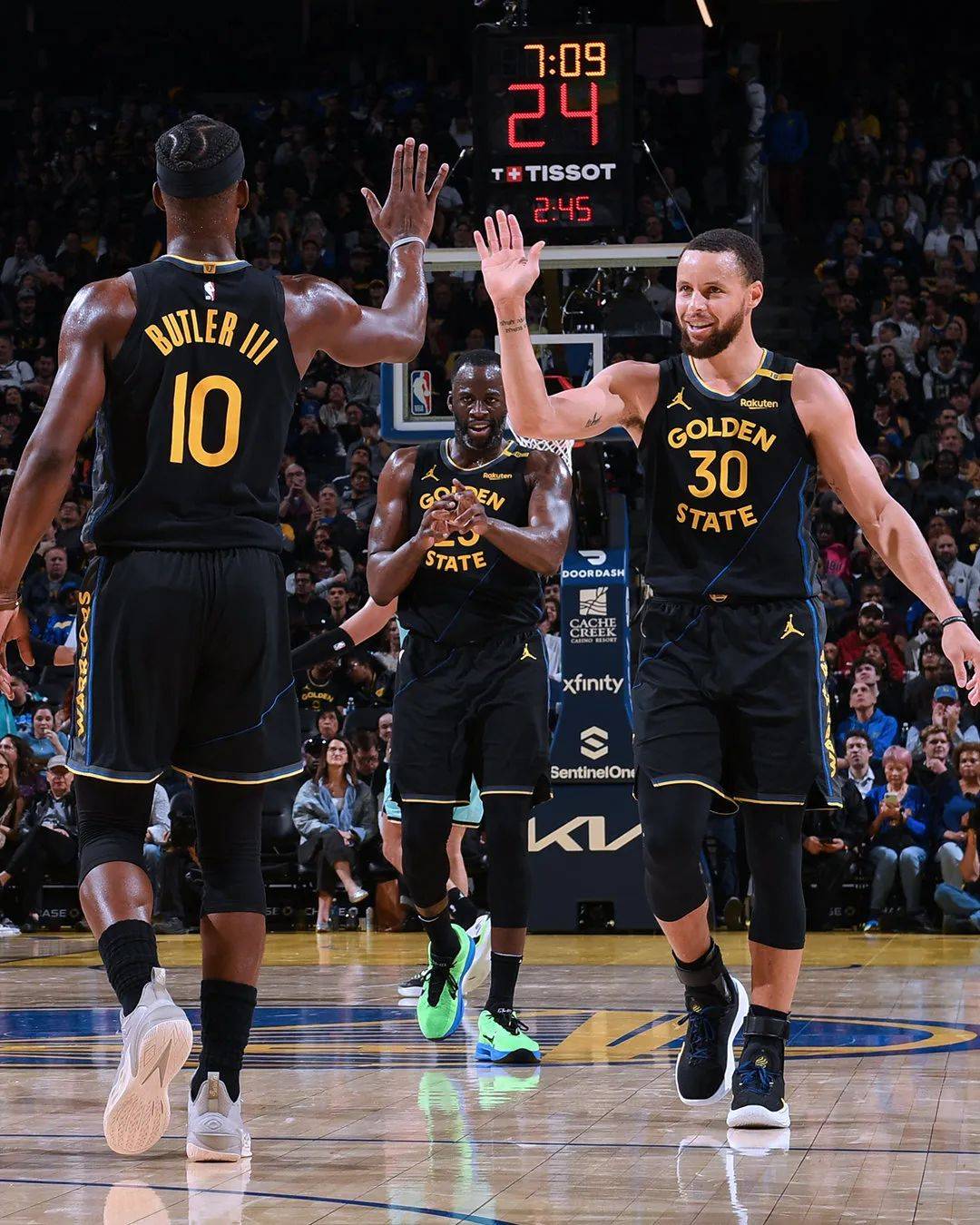 勇士客场击败魔术，迎来三连胜