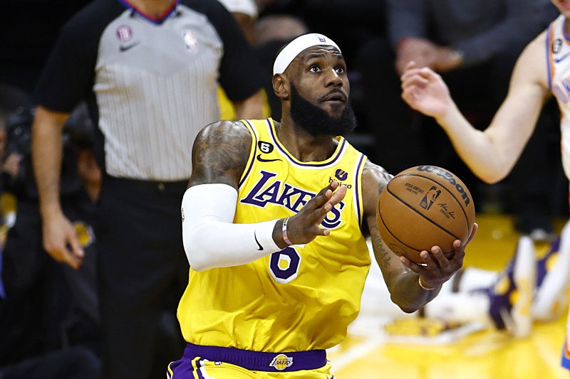 湖人队防守端全面加强，对手难以得分的简单介绍