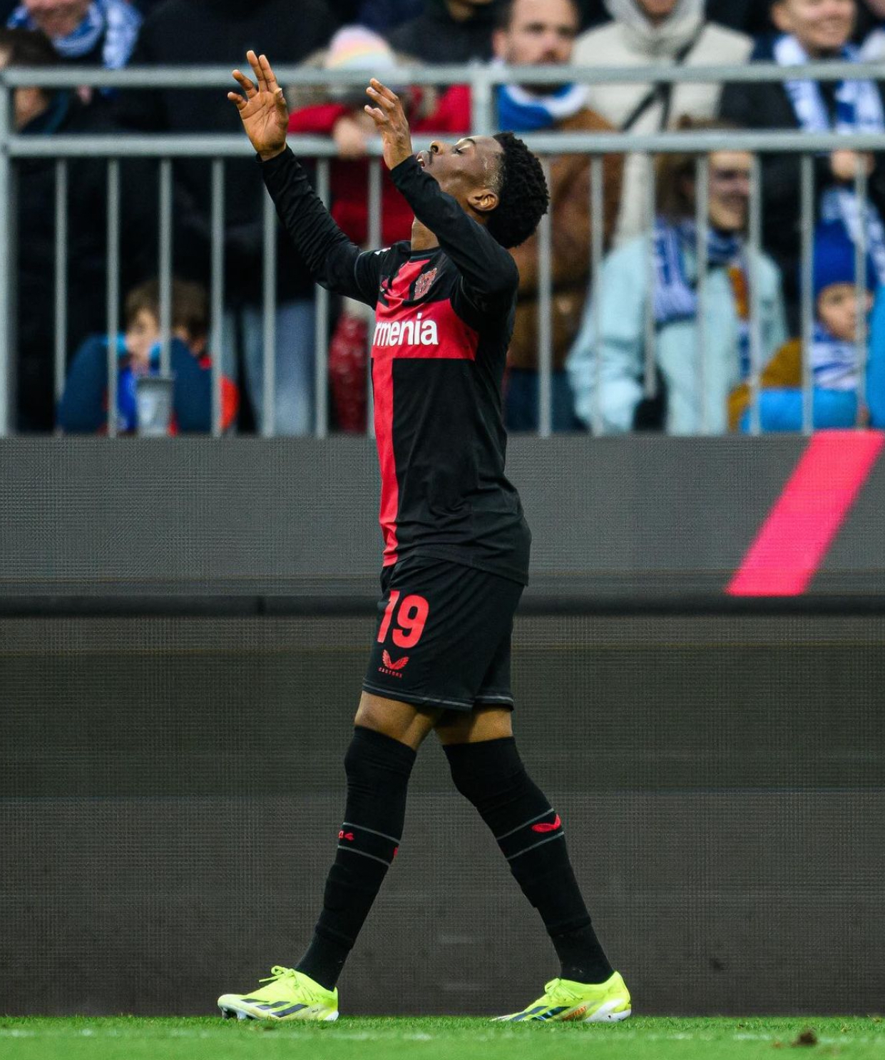 特拉布斯队国家级门将在关键时刻表现出色 特拉布斯队国家级门将在关键时刻表现出色