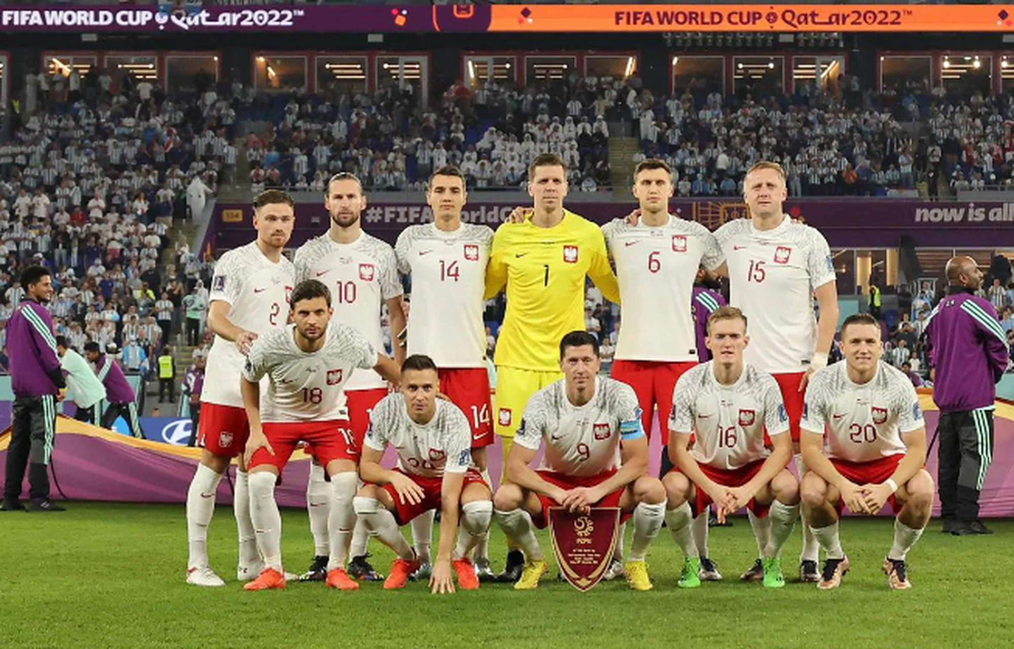 墨西哥队击败波兰,实现小组出线 墨西哥队击败波兰,实现小组出线