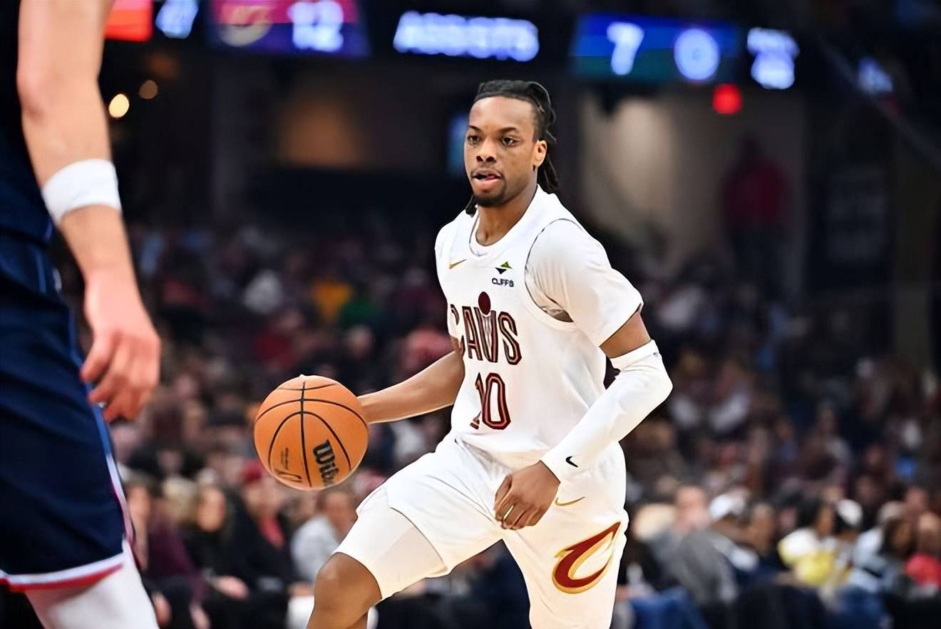 开云体育下载-华盛顿胜出客场之战，战胜骑士取得胜利