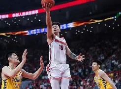 特维斯十分新星勇夺,力挽巨轮击败对手 特维斯十分新星勇夺,力挽巨轮击败对手