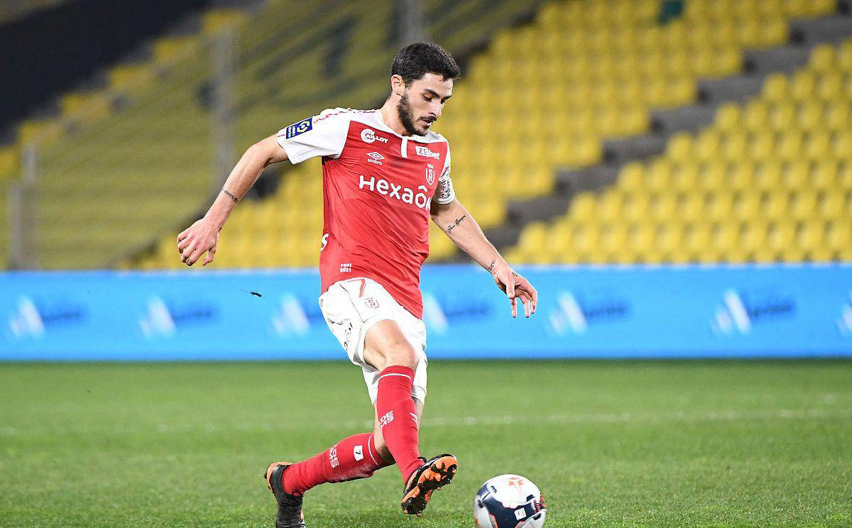 布莱顿主场告负,艰难保级征程 布莱顿主场告负,艰难保级征程