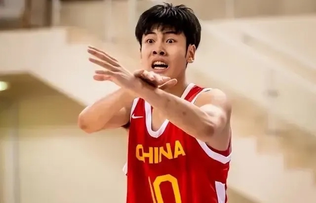 开云官网-广西男篮在比赛中表现抢眼，高效进攻