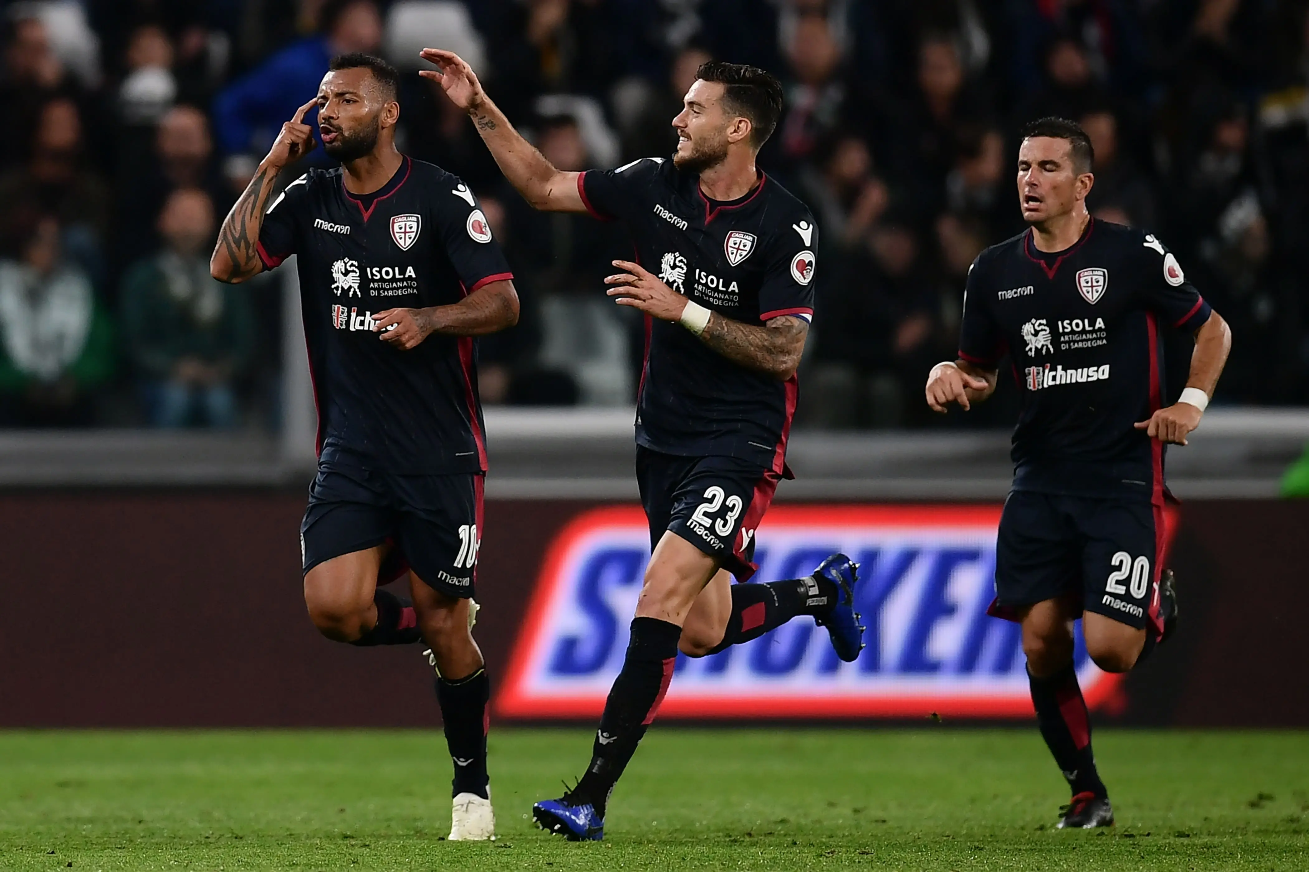 AC米兰球员集体发挥,战胜对手保持不败 AC米兰球员集体发挥,战胜对手保持不败