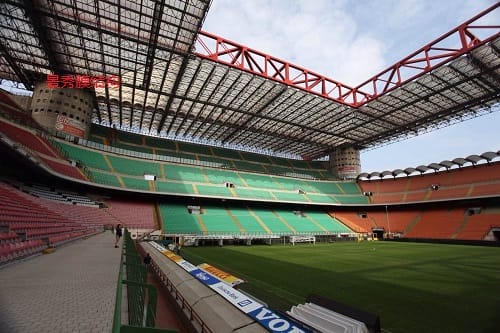 开云平台-苍穹球场看台爆满，联赛竞争越发激烈的简单介绍