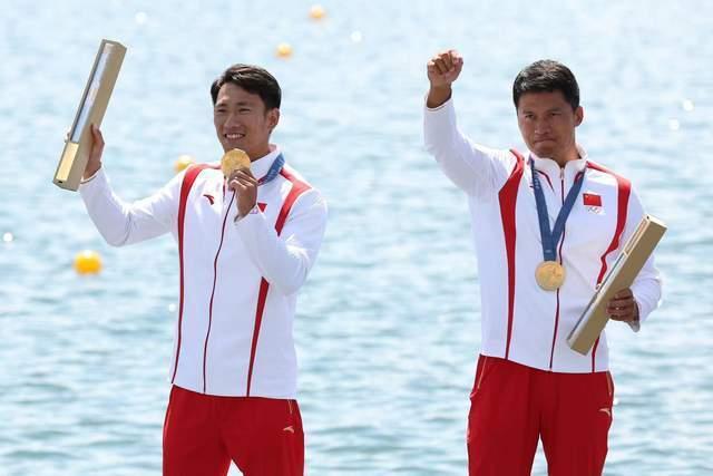 包含澳大利亚选手实现反超，赢得银牌的词条