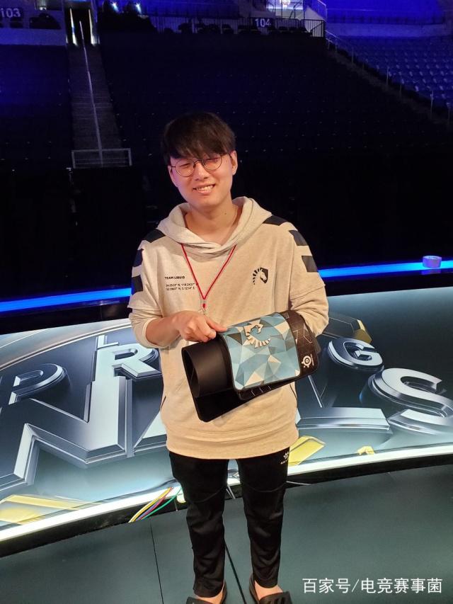 关于FLY碾压TSM,CoreJJ单局斩获MVP宿命之战小组赛,留下经典瞬间的信息 关于FLY碾压TSM,CoreJJ单局斩获MVP宿命之战小组赛,留下经典瞬间的信息