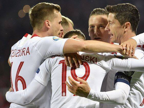 德国客场不敌乌克兰，小组出线形势严峻