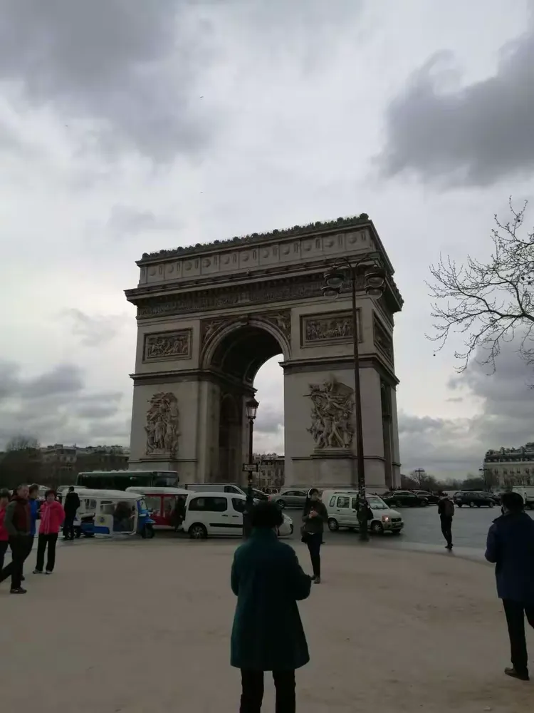 塞维拉主场击败强敌，迎来胜利转机