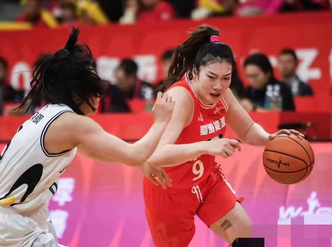 四川女篮运球得当，实现惊人逆转