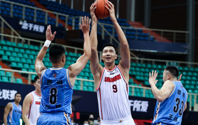 关键时刻团队协作密切,球队全员备战迎接决胜之战! 关键时刻团队协作密切,球队全员备战迎接决胜之战!