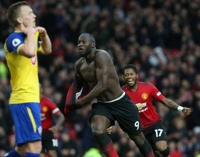 曼联客场击败南安普顿,继续豪取胜利 曼联客场击败南安普顿,继续豪取胜利