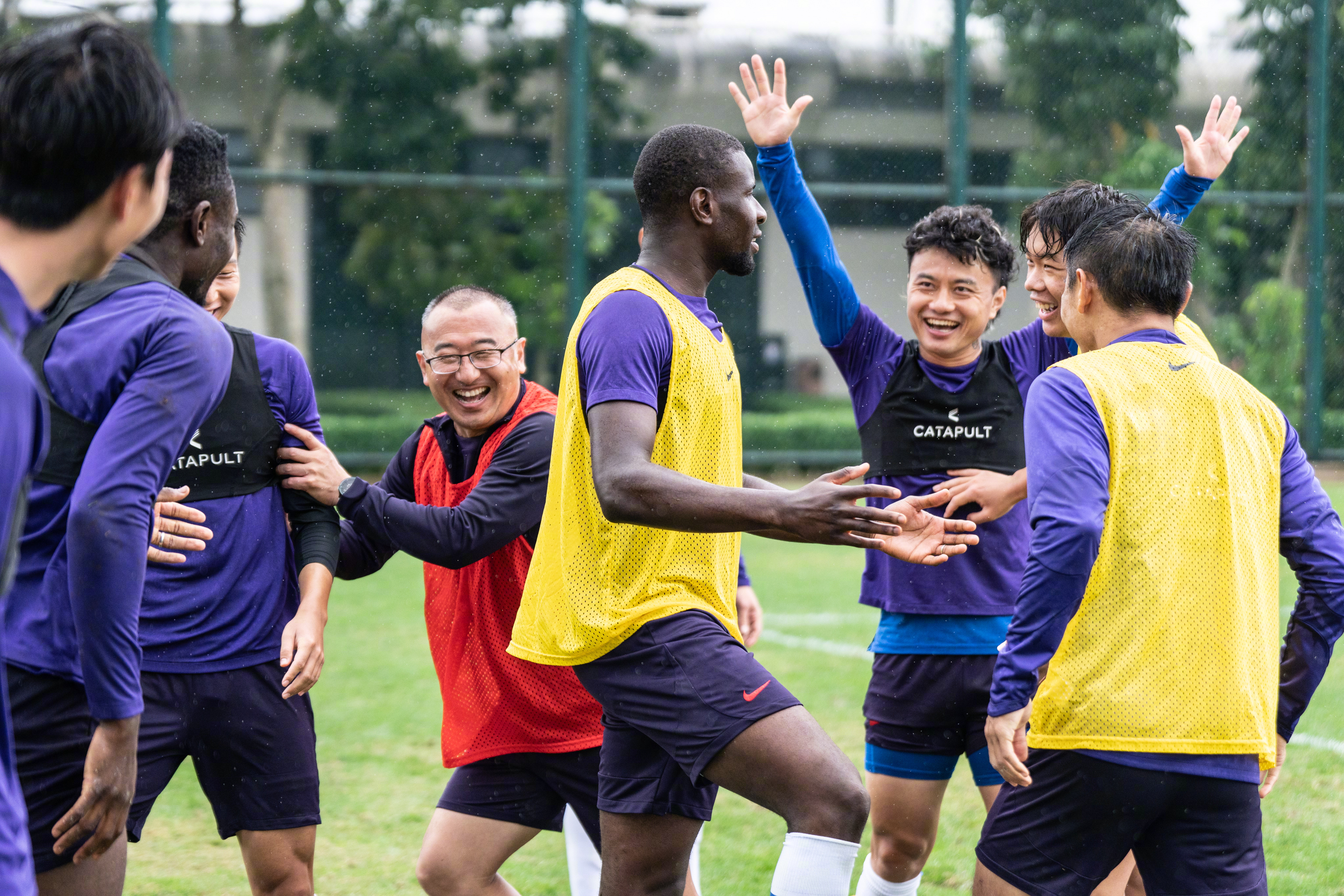 开云体育登录-球队全员出击，发挥团队合作精神