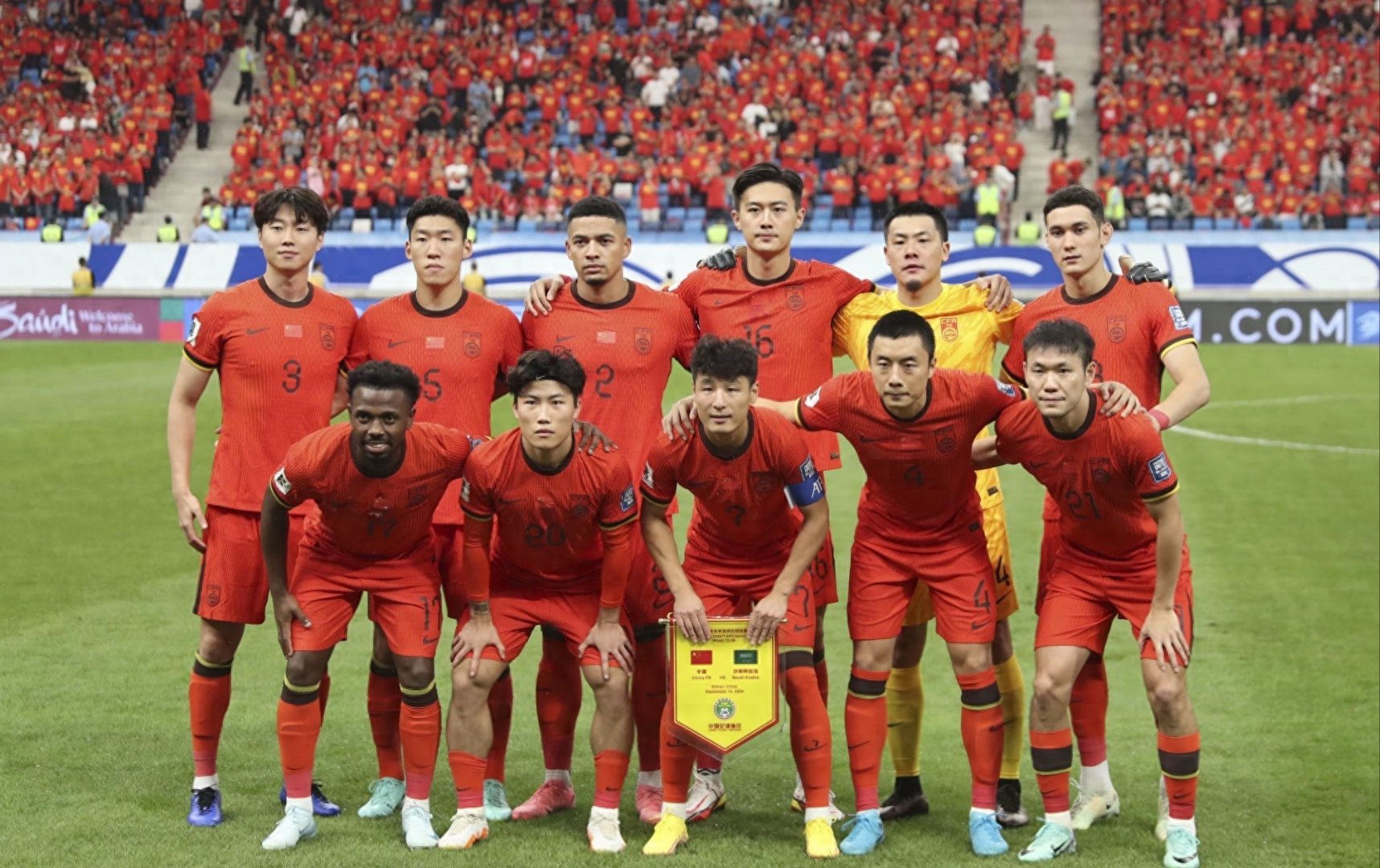 球队全员出击,发挥团队合作精神 球队全员出击,发挥团队合作精神