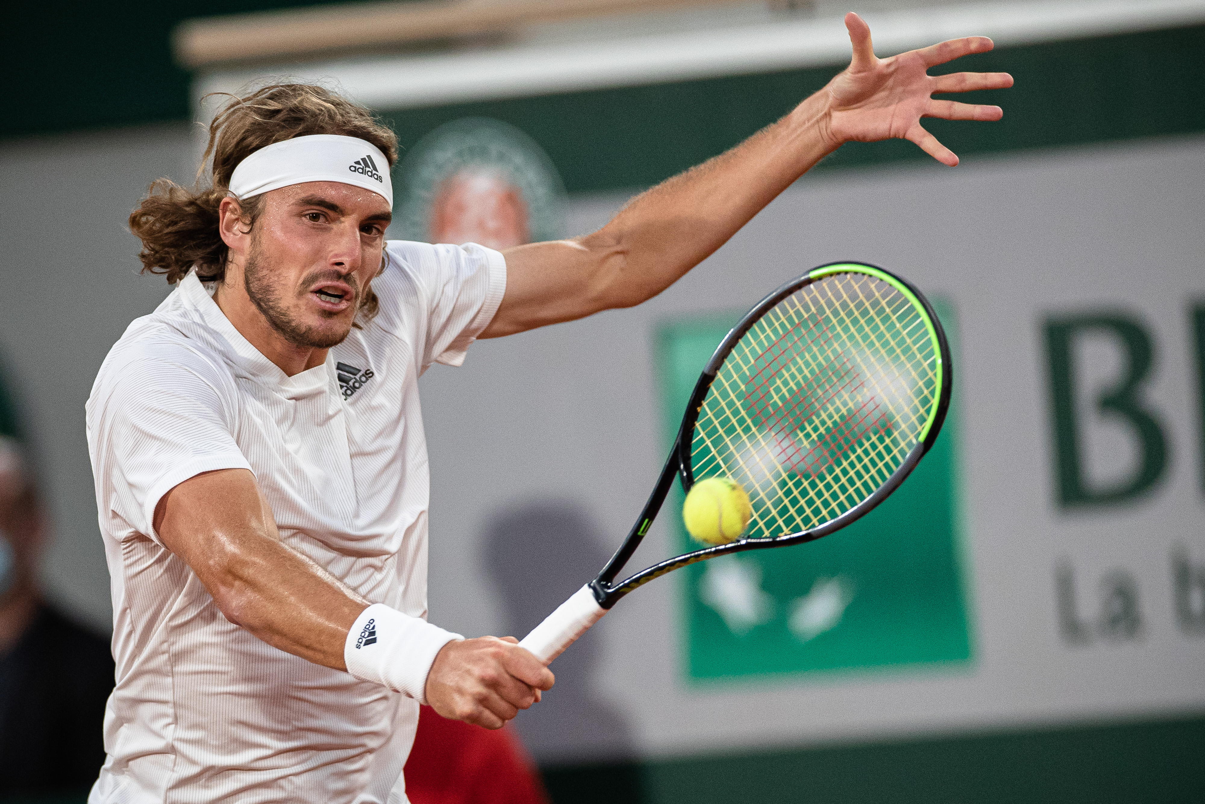 开云下载-法网轻取年终总决赛，西西帕斯高光表现