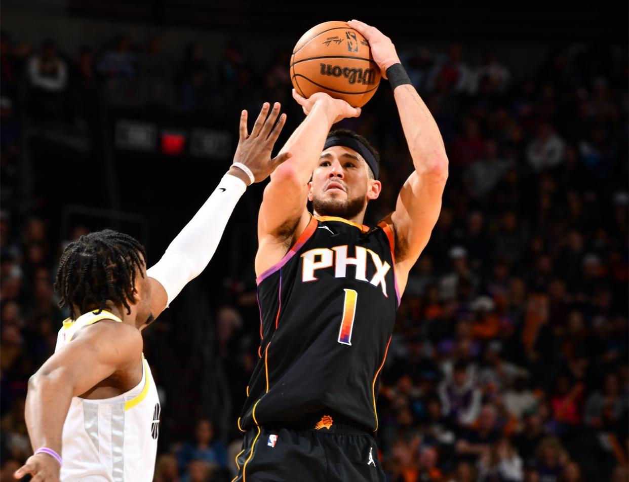 包含火箭险胜山东队，布克带队取胜的词条