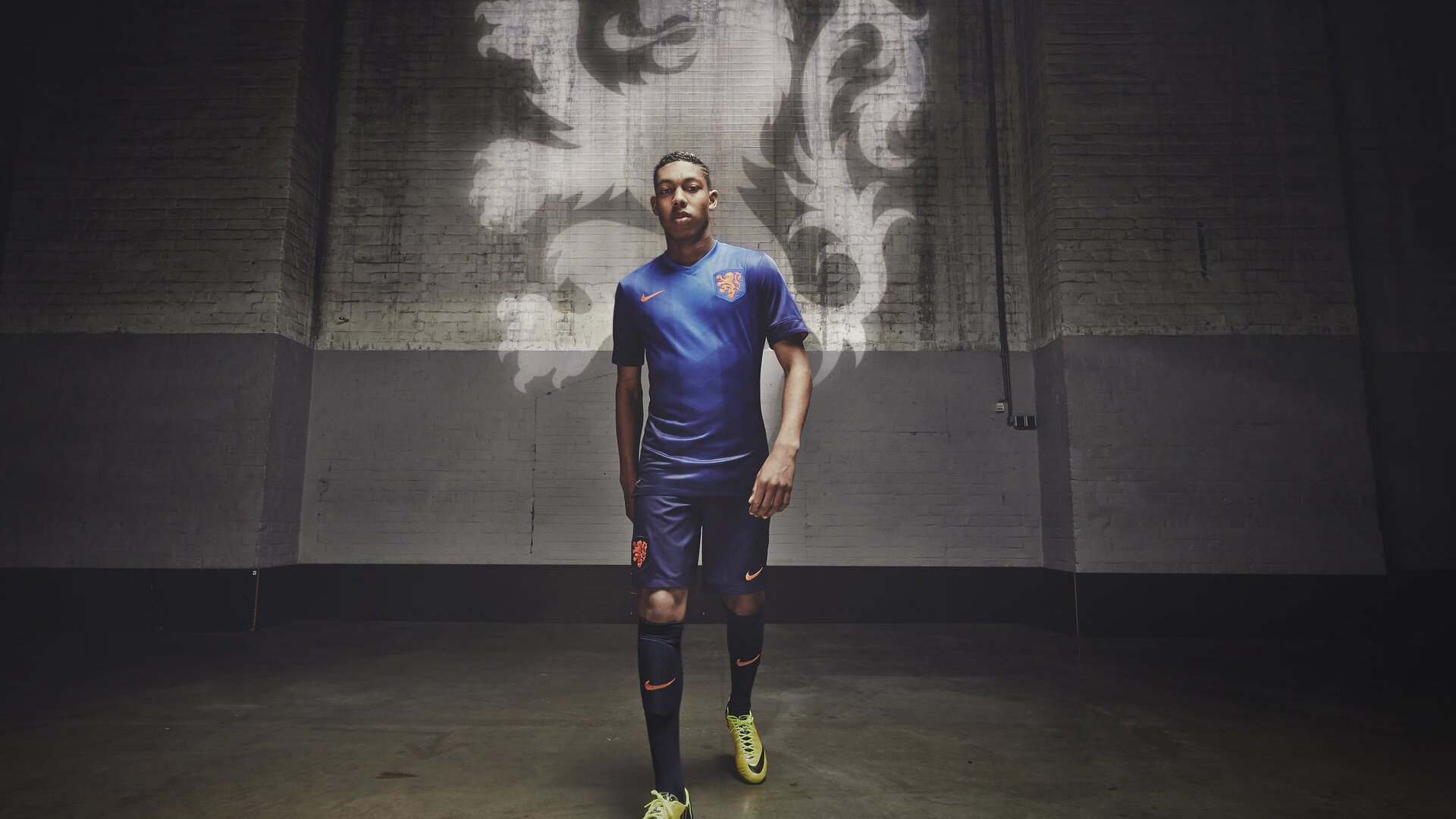 改写历史的激战，洪都拉斯黑马掀翻里昂，三笘薰制胜时刻彰显大心脏