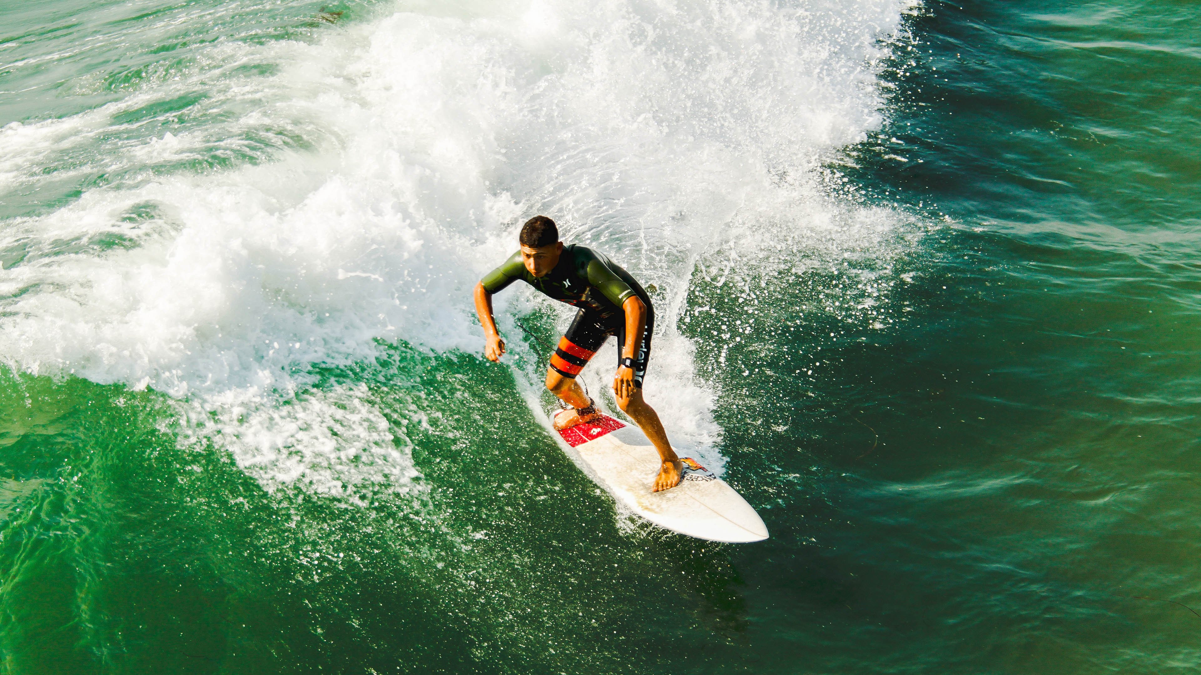开云体育官方网站-铸就唯一，从墨尔本五盘鏖战到蔚蓝海岸的绝对统治